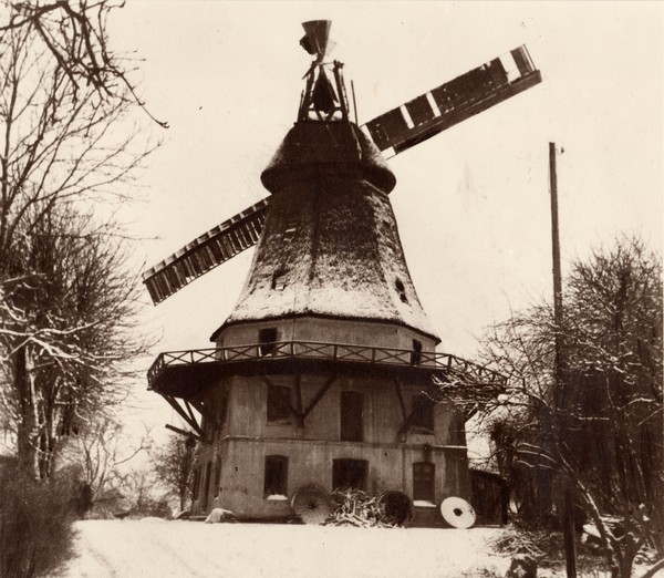 Die zerstörte Windmühle 1942